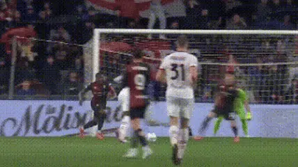 0-1到2-1！孔塞桑神换人，AC米兰2分钟2球，距第四6分，尤文乐了相关图三