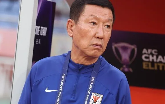 津媒：下课危机来袭，谢晖崔康熙谁会是下一个？