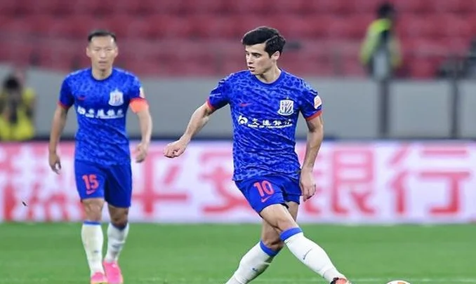3-1！俩18岁小将中超首球！进球数占优，上海申花夺回榜首相关图二