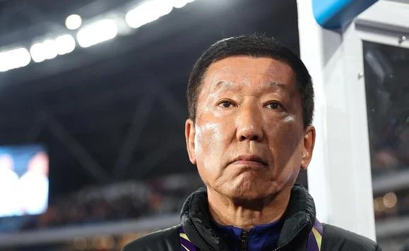 崔康熙破防！赛后狂怼记者：你是球队老板吗？你说了算吗？