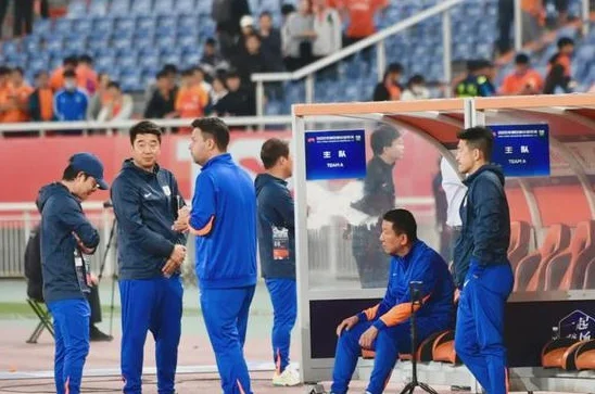 4轮仅拿1分！记者问及下课问题，崔康熙破防：你是球队老板吗？相关图二