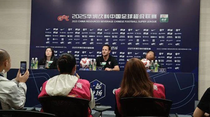 从0:2到3:2，云南玉昆主场力克山东泰山！赛后发布会直击→
