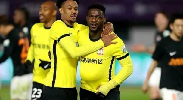 青岛海牛3-0完胜长春亚泰，迎来赛季首胜相关图八