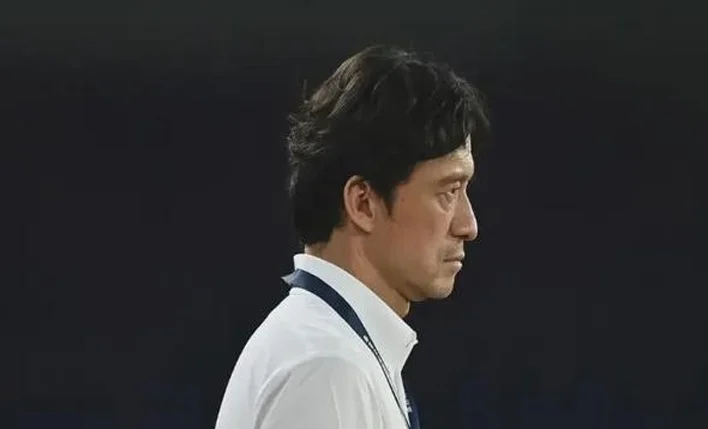 从“压着打”到“压垮了”！谢晖下课启示录：土帅的困境与突围！