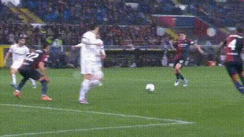 2-1后！AC米兰差前四6分，死磕博洛尼亚+罗马，或帮尤文进欧冠相关图四
