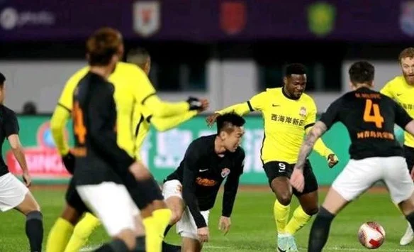 青岛海牛3-0完胜长春亚泰，迎来赛季首胜相关图七