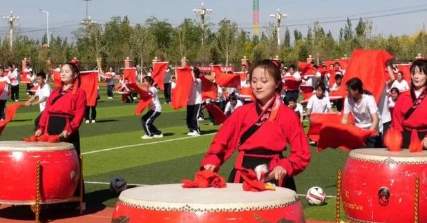 2025年新疆兵地学生校园足球友谊赛（中职组）在巩留激情开赛相关图五