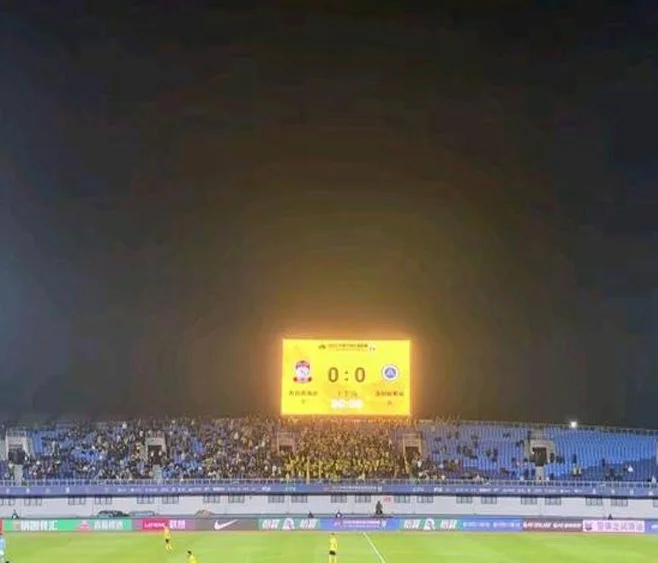 中超第11轮青岛西海岸三中门柱 0-0战平深圳新鹏城相关图七