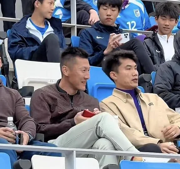 郑智不只考察廖锦涛，大连暗藏前3右后卫，小毛获力挺 全力拿三镇相关图二