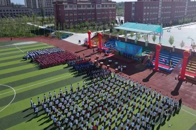 2025年新疆兵地学生校园足球友谊赛（中职组）在巩留激情开赛相关图三