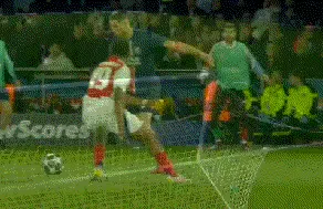 2-1，巴黎双杀阿森纳，时隔5年再进欧冠决赛，鲁伊斯飙惊天世界波相关图三