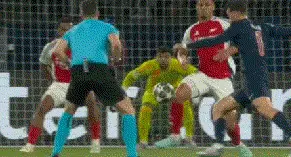 2-1，巴黎双杀阿森纳，时隔5年再进欧冠决赛，鲁伊斯飙惊天世界波相关图二