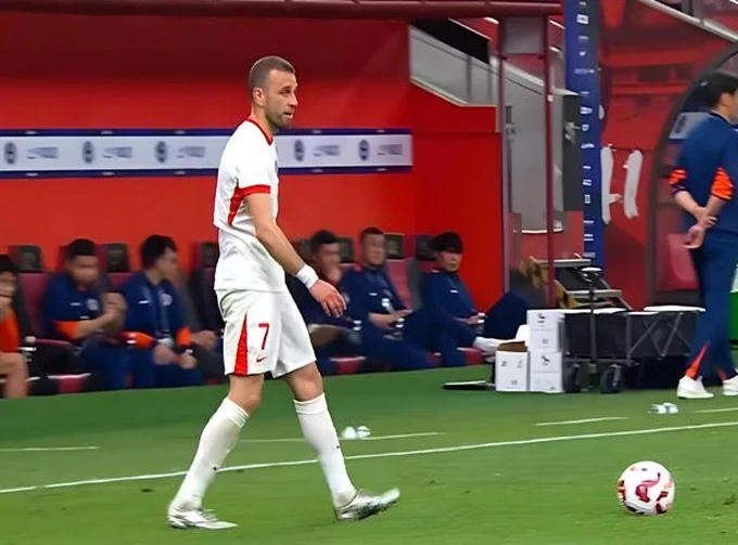 3-1逆转！海港力克海牛紧追榜首，三外援建功武磊中柱 蒯纪闻出色相关图三