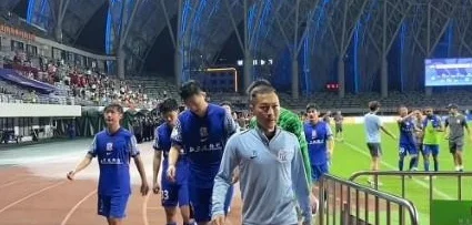 新民：申花要在节奏转换和强度上压制西海岸，伤病管理也重要