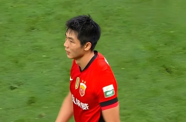 3-1逆转！海港力克海牛紧追榜首，三外援建功武磊中柱 蒯纪闻出色相关图二