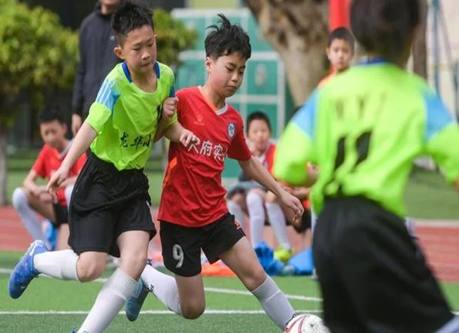明天！“苗地杯”成都青少年足球挑战赛半决赛开打！相关图二