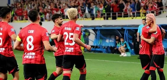 成都蓉城VS梅州客家：5后卫坐镇，韦少+罗慕洛领衔，德尔加多冲锋相关图三