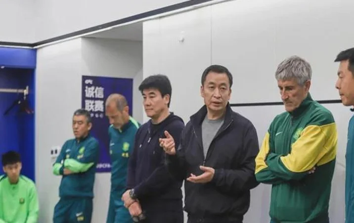 塞蒂恩不满国安训练条件：卫生间不能洗手，训练完无法洗澡