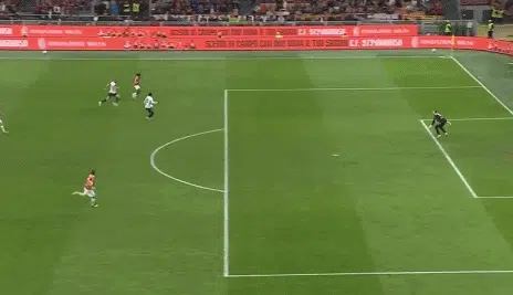 3-1！奇兵双响，AC米兰为欧冠续命，孔圣一举三得，剑指第二冠相关图五