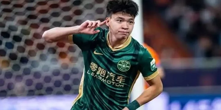 国安队3-1，申花4-0，蓉城4-0，中超争冠形势：泰山队成背景板