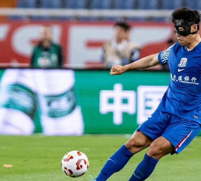 米内罗独造3球，18岁小将连场破门，上海申花4-0大胜青岛西海岸！相关图四