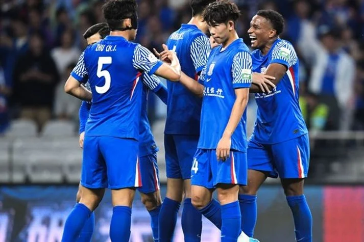 一场4-0踢出中超惨案，领头羊踢疯了，邵佳一不敢相信相关图二