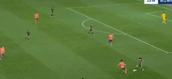 随着申花4-0，泰山4-2浙江，中超积分榜更新，前两名积分相同相关图六