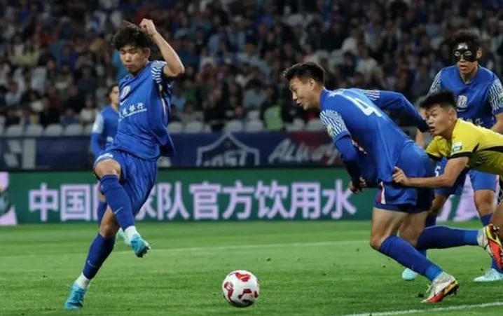 申花蓉城4-0领跑，国安3-1不败，中超第12轮最新积分榜如下！相关图二