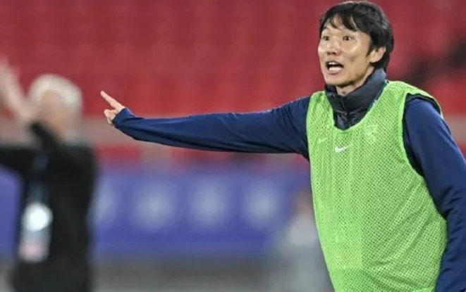从2-0到2-2！大连队受争议判罚，到手的鸭子飞了，5分钟丢2球相关图四