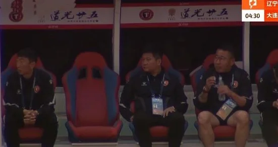 豪取6连胜甩开对手，辽宁铁人2-1大连鲲城 姆本扎挑射 栗鹏送乌龙相关图四