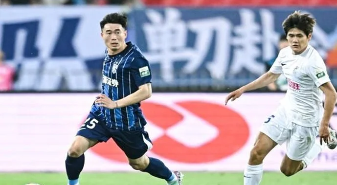 有能！36岁邓卓翔2次神换人 1个月内率队两度奇迹绝平 7轮抢11分相关图二