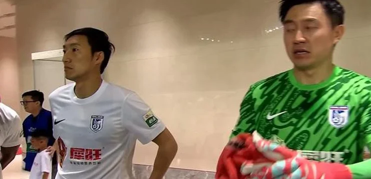 2-2，大连英博被连追两球客场不胜，补时争议点球 毛伟杰中超首球相关图四