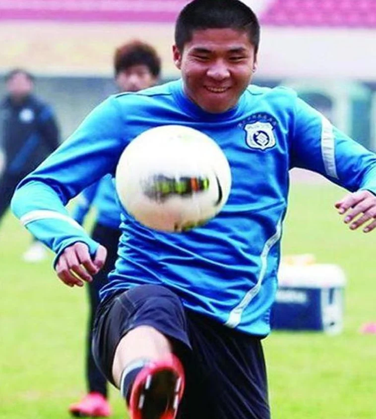 赵明剑：我买雪茄花了20万，英博战武汉至少拿1分 鲲城赢不了铁人
