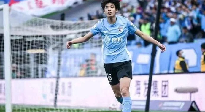 中超武汉三镇主场2-2战平大连英博，图多列点球绝平救主