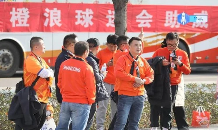 赢球仍难掩危机，主场观赛人数锐减，山东泰山如何重赢球迷信任？