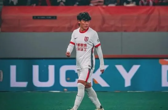 中超边后卫TOP5评选：蓉城双翼入选 港脚成边路新势力相关图六