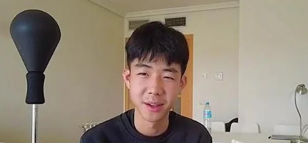 浙媒：60岁前国少球员立志培养儿子进国足，已卖掉5套房产相关图三