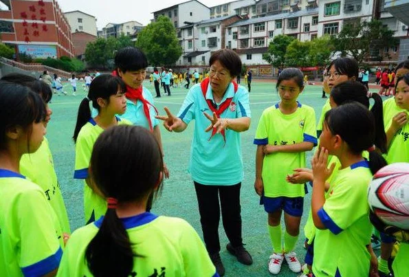 当铿锵小玫瑰遇见铿锵玫瑰：希望长大后能和她们一样为国争光相关图四