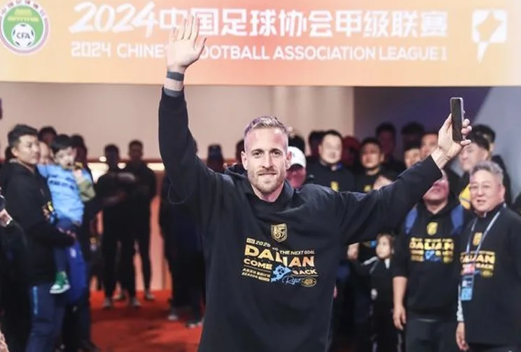 从球队最佳射手，到无缘首发登场！科特尼克到底怎么了？相关图二