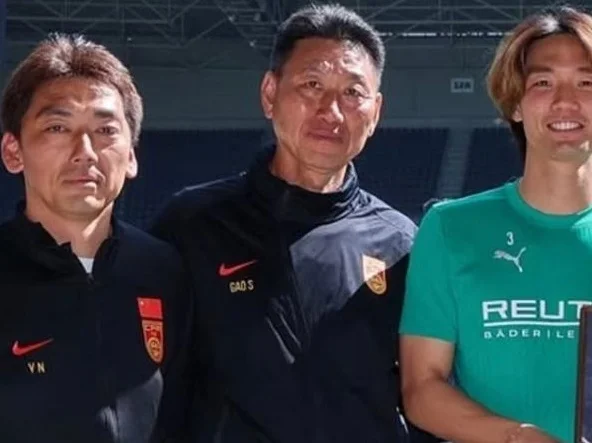 严格考核！足协高度重视上村健一事件：浮嶋敏有下课可能性！相关图四