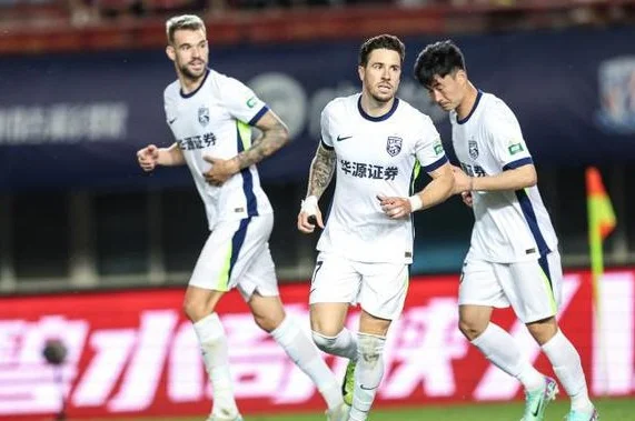 鄂媒：武汉三镇仿佛不落后就不会踢，对新鹏城要全力争胜
