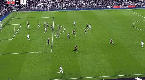 2-1！0-1！豪门之夜：皇马逆转绝杀 巴萨夺冠还得等 米兰折戟决赛相关图七