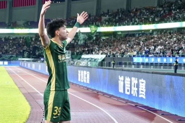 评分6.8！18岁王钰栋仅1射门+75分钟被换下 11场8球后踩下急刹车相关图二