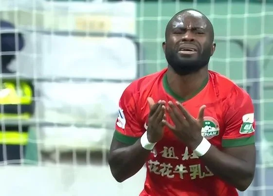 2-2！中超劲旅3轮不胜，前国脚梅开二度难赢球，保级队87分钟绝平相关图二