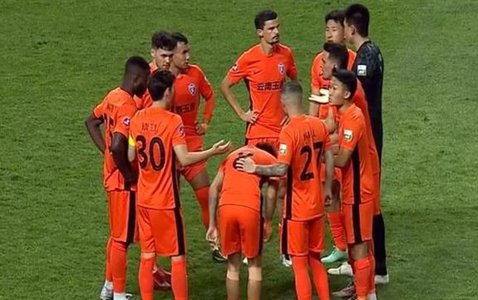 2-0！中超升班马3连胜冲到第6，外援复刻梅西走廊，对手4连败俯冲相关图三