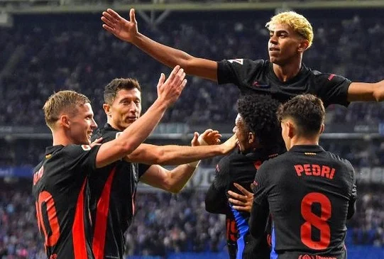 巴萨2-0夺冠！亚马尔传射建功+全场最佳，加冕最年轻的国内双冠王