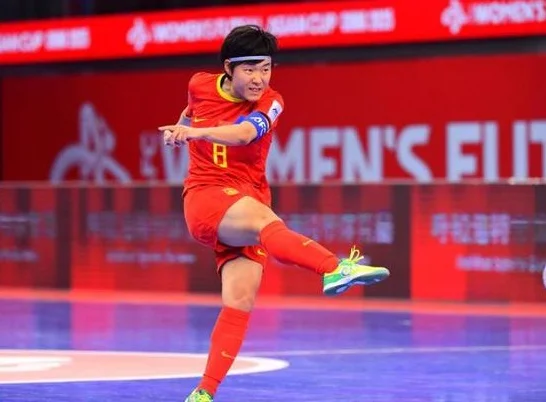 蠢到哭，中国五人制女足送2个乌龙1个手球，2-3被逆转无缘决赛相关图三