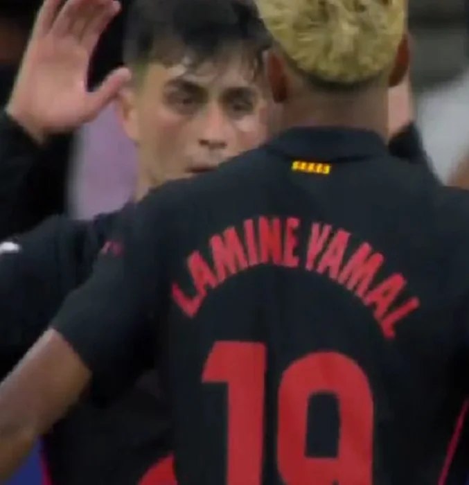 2-0后！2队多人冲突，巴萨遭对手洒水驱赶，17岁天才接班梅西