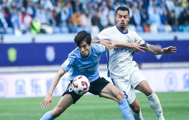 终于登顶3-0，上海队爆发18分钟3球，狂飙3连胜，大连主场2连败相关图四