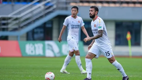 中甲综述：重庆8连胜！陕西3-2超级逆转南通、青岛红狮取首胜相关图四